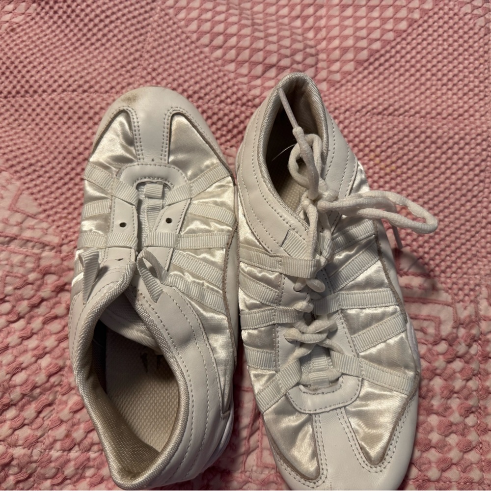 NFINITY White cheer sneakers